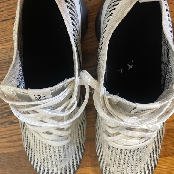 Nike Zebra Vapormax shoe in good condition. Free shipping. Comes with box. - Picture 4 of 4